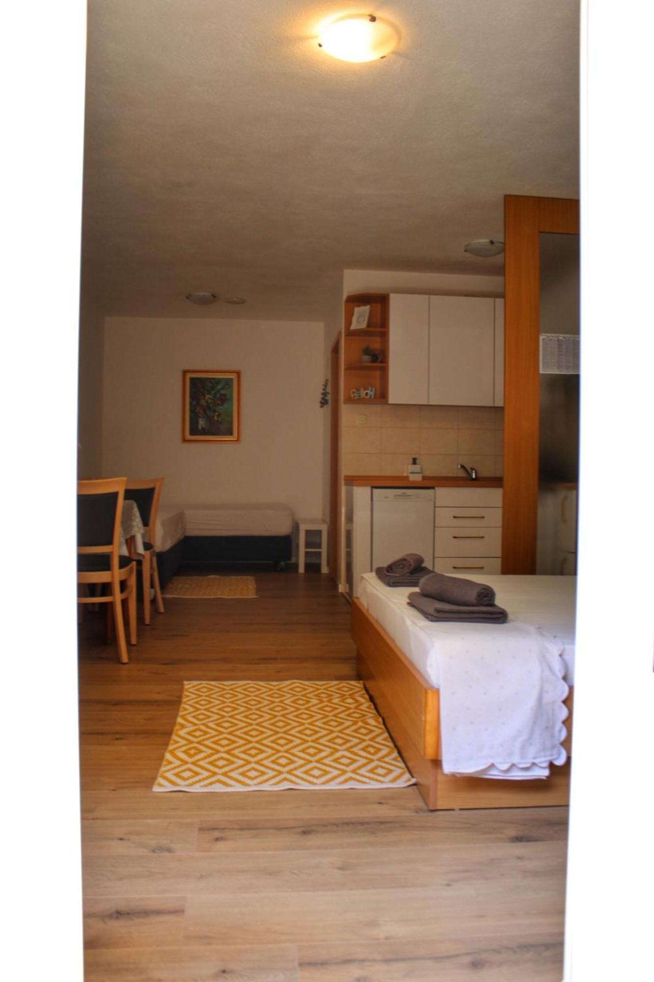 Studio Laura-Spacious Studio On The Main Beach Makarska Exterior foto